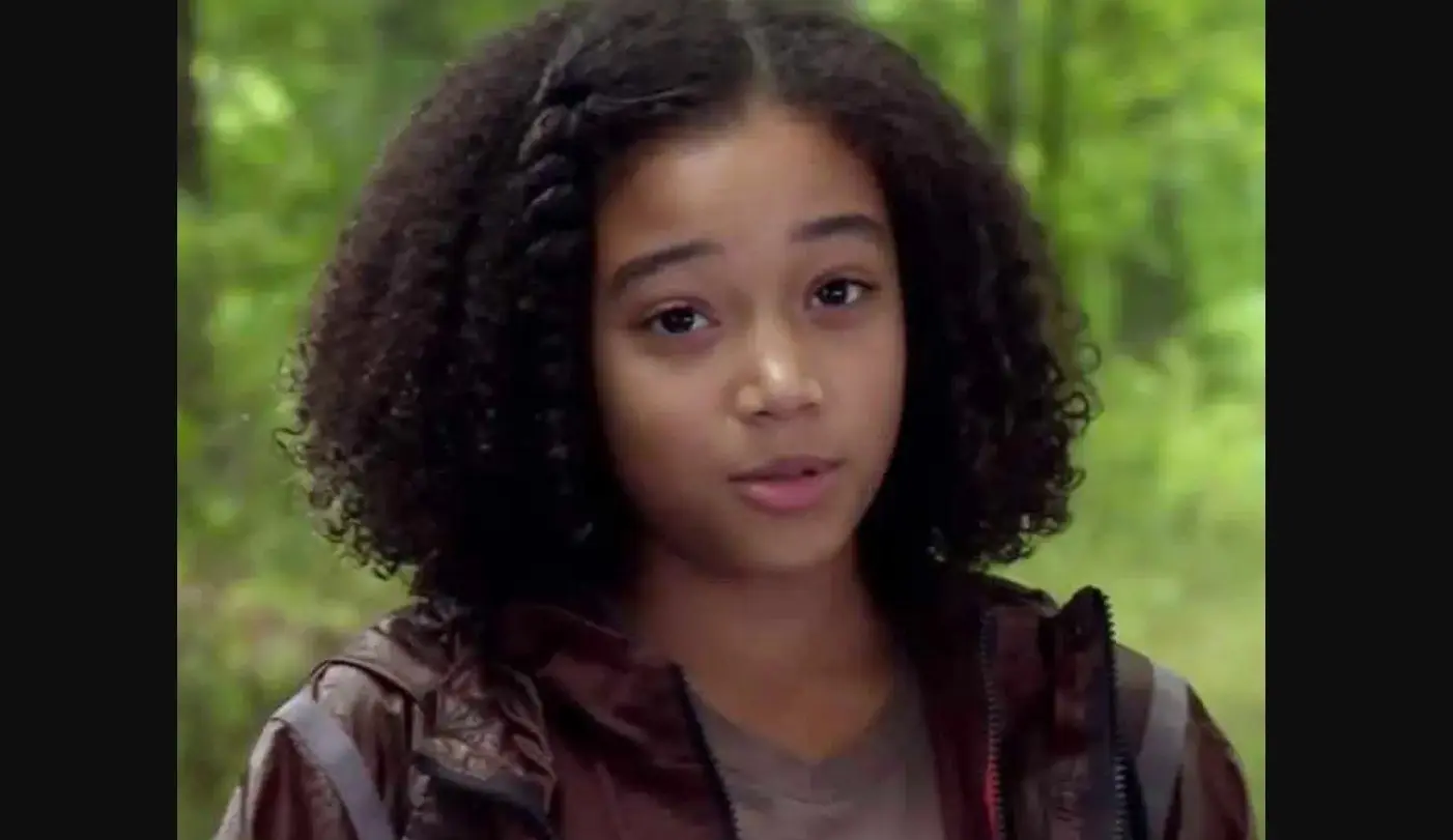Amandla Stenberg interpretó a Rue, una de las competidoras que se hace amiga de Katniss