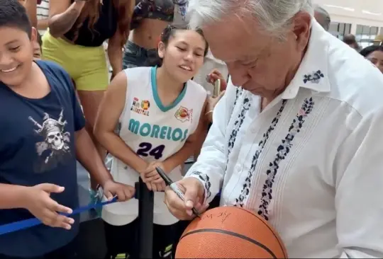 Recorrido de AMLO en el Tren Maya: un viaje lleno de abrazos y aplausos: ¡Sí se pudo!