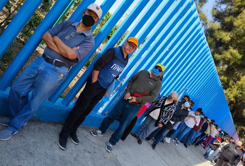 Adultos mayores formados para recibir su Pensi&oacute;n del Bienestar. 