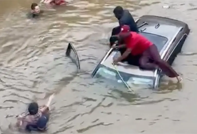 Francisco Garc&iacute;a, un inmigrante guatemalteco, se convirti&oacute; en un h&eacute;roe al rescatar a una mujer que estaba atrapada en su veh&iacute;culo inundado.