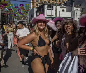 "¡Vayan a casa!": ¿llegó el momento de poner un alto a tantos turistas en México?