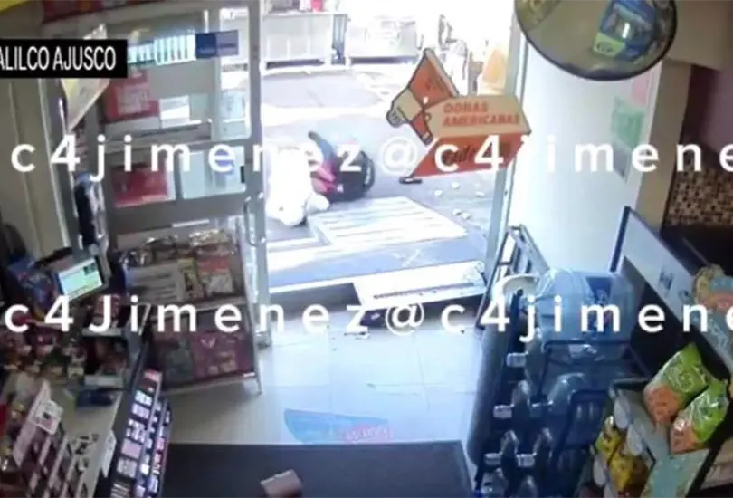 El polic&iacute;a result&oacute; herido despu&eacute;s de recibir una cortada por el delincuente