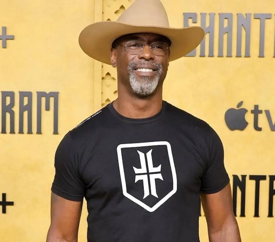 Ahora tiene 60 años y es padre de tres hijos. Ha trabajado en películas como Dios no está muerto 4 y Un verano de amor.