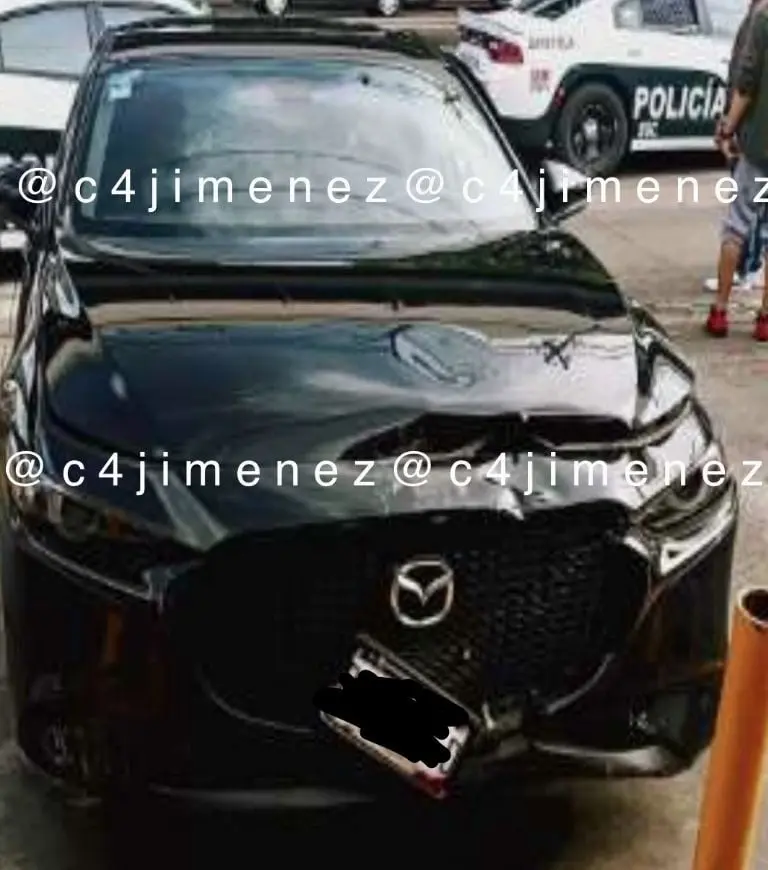 Delincuentes roban dinero y teléfono de hombre y este los atropella con su auto - Tomada de video