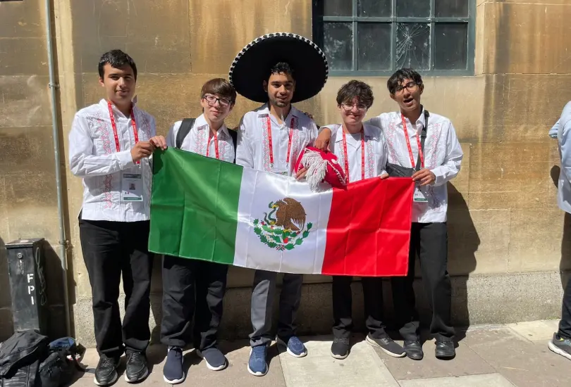 La delegaci&oacute;n mexicana que particip&oacute; en la Olimpiada de Matem&aacute;ticas regres&oacute; con 5 preseas.