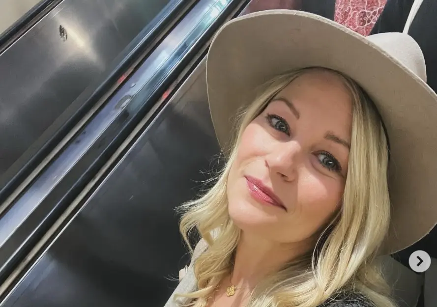 Ahora tiene 42 a&ntilde;os, est&aacute; casada con el director Eric Bilitch y tienen dos hijos. Ha trabajado en pel&iacute;culas como 'Recu&eacute;rdame' y 'Enemigos p&uacute;blicos'.