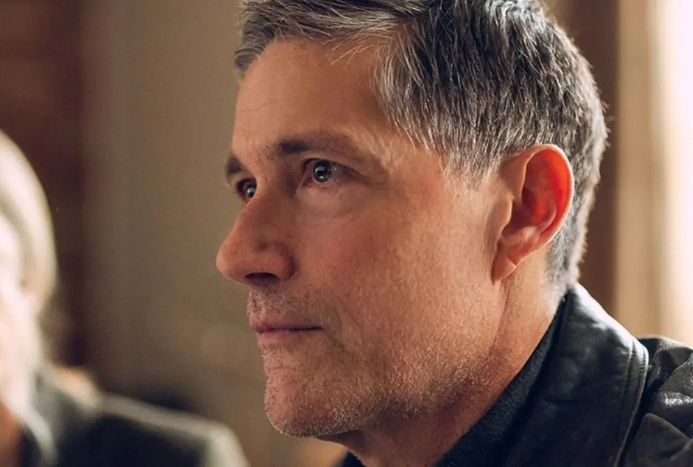 Ahora tiene 58 a&ntilde;os, est&aacute; casado con Margherita Ronchi y tienen dos hijos. Se retir&oacute; unos a&ntilde;os de la actuaci&oacute;n para dedicarse a su familia, pero en 2022 protagoniz&oacute; la miniserie 'Last Light'.