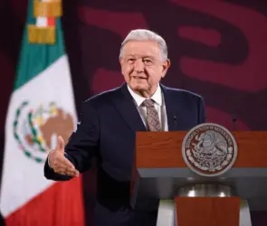 "No es serio, solo especulan": AMLO tras decisión de Tesla de frenar planta en Nuevo León