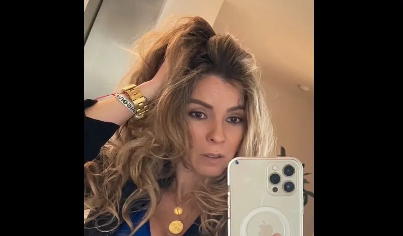 Estuvieron casados desde 2004 hasta 2008. No se conoce mucho de su vida, pero se sabe que es una exitosa arquitecta y artista plástica mexicana.