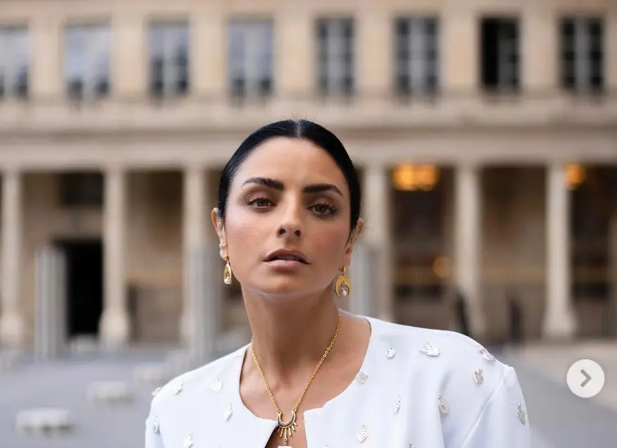 Fue la segunda esposa de Mauricio Ochmann y es la madre de su hija Kailani.