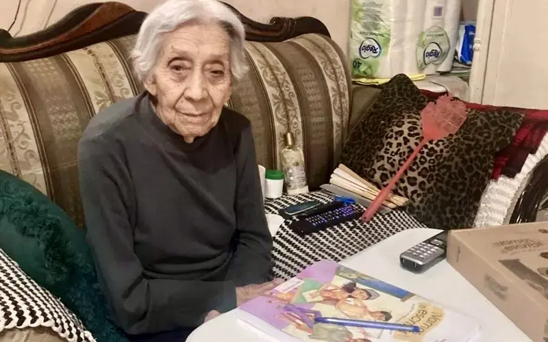 Abuelita de 94 a&ntilde;os concluy&oacute; la secundaria con promedio de 9.2 en Chihuahua