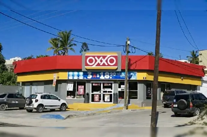 Oxxo anuncia que mantendr&aacute; CERRADAS sus tiendas en Nuevo Laredo