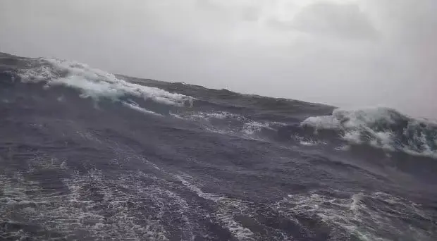 Dron marino captó las impactantes olas causadas por Beryl 