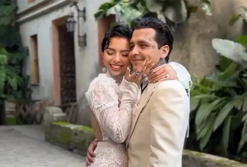 &Aacute;ngela Aguilar presume luna de miel