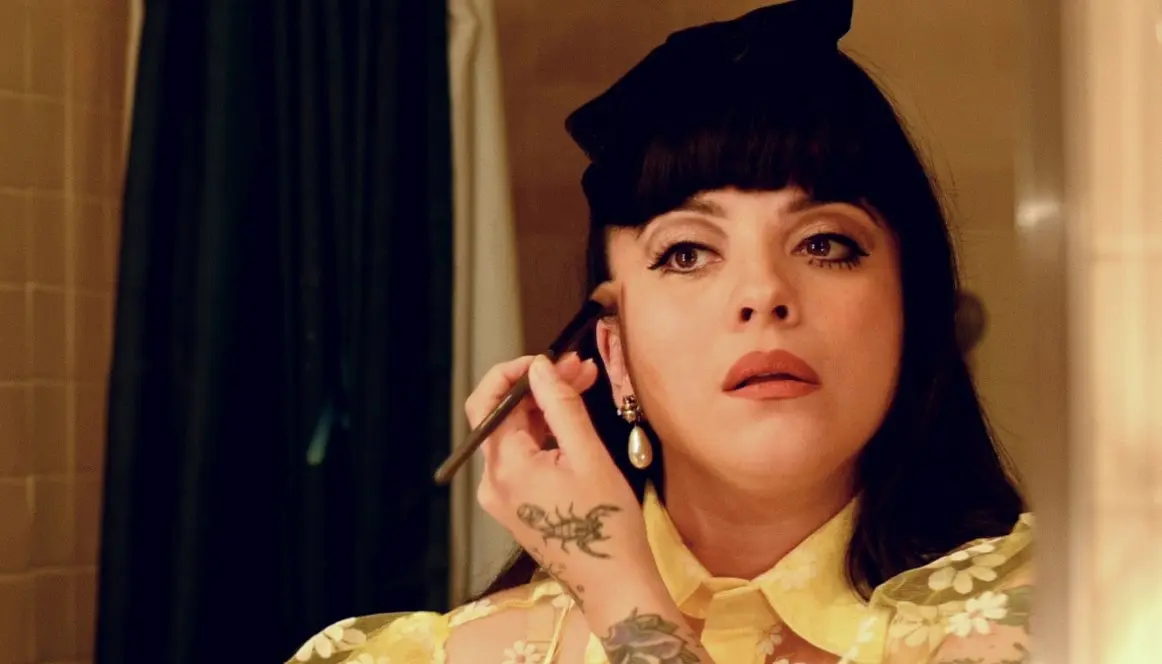 Mon Laferte, te amo (01 de agosto). En este documental &iacute;ntimo, la artista chilena recuerda su vida en M&eacute;xico mientras aborda una gira mundial, la maternidad y sus heridas m&aacute;s profundas.