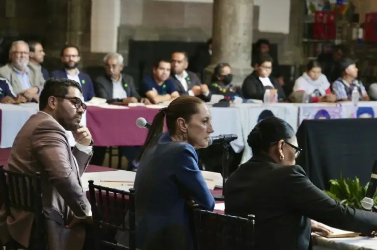 Sheinbaum prefiere trato directo con los padres en lugar de los abogados