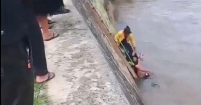 Un joven, en presunto estado de ebriedad, fue rescatado por su madre de morir ahogado: Foto: Especial