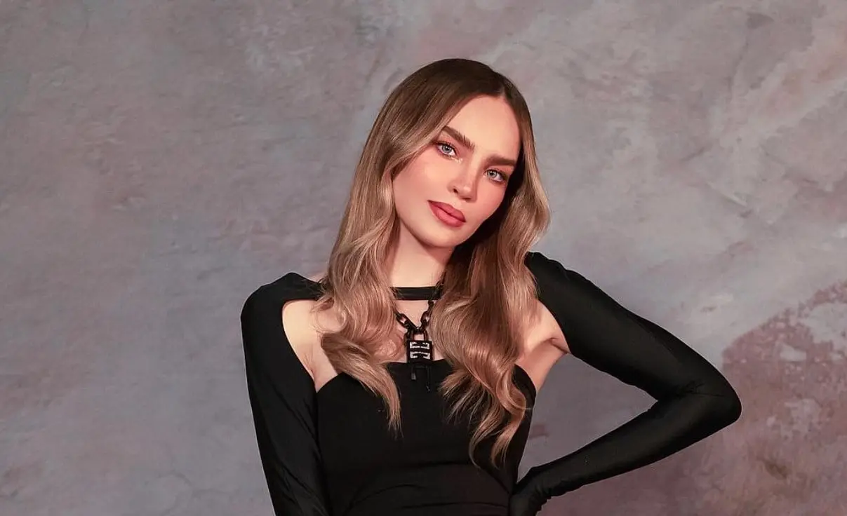 En 2019, se integró al reality show La Voz como coach, donde sostuvo romances con Lupillo Rivera y Christian Nodal.