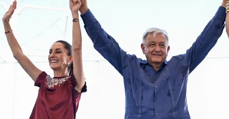 Sheinbaum y AMLO en su visita por MexicaliFoto: Cuartoscuro