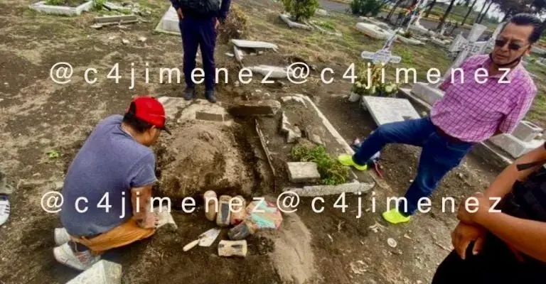 Esta era la tumba que ambos hombres abrieronFoto: X @c4jimenez