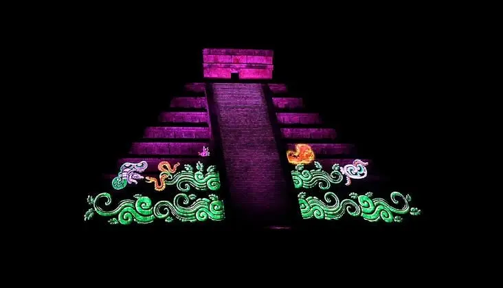 Mapping en el Z&oacute;calo: Tributo al pueblo Maya con r&eacute;plica de la Pir&aacute;mide de Kukulc&aacute;n