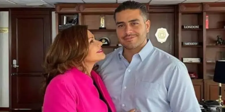 As&iacute; luc&iacute;a Harfuch a los tres a&ntilde;os cuando debut&oacute; como actor junto a su madre