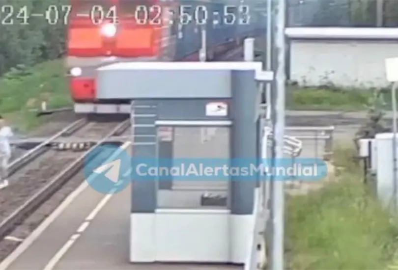 El momento exacto quedó captado en cámaras El momento exacto quedó captado en cámaras