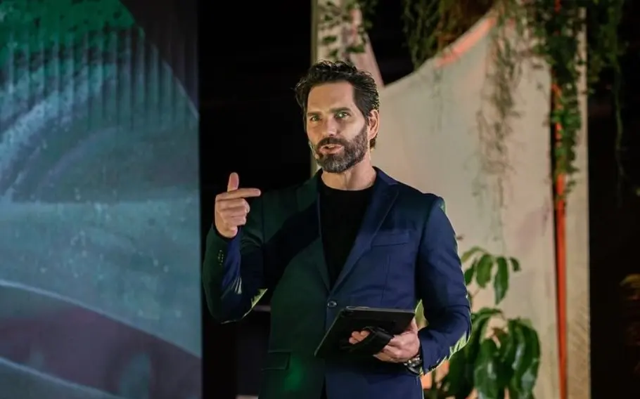 Ahora tiene 44 años, ha trabajado tanto en México como en Estados Unidos en producciones como 'La Piloto' y 'El extraño retorno de Diana Salazar'.