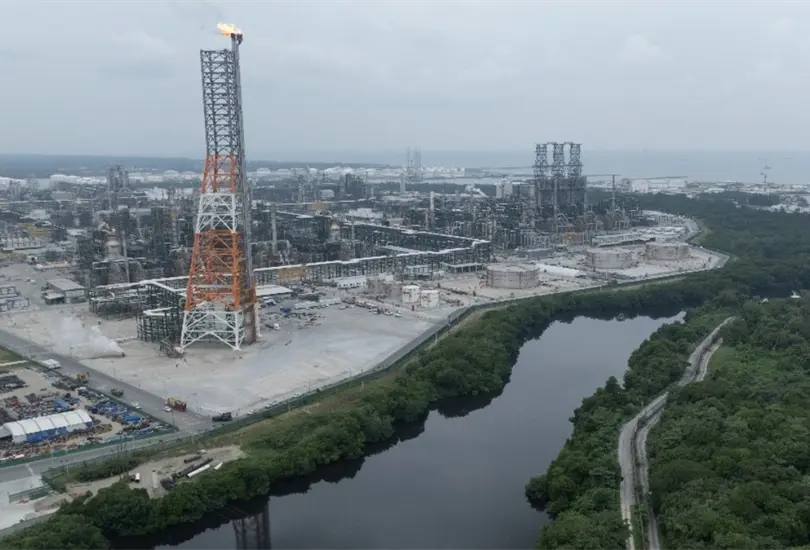 La refiner&iacute;a Olmeca-Dos Bocas en Para&iacute;so, Tabasco, cost&oacute; 16 mil 816 millones de d&oacute;lares, equivalente a m&aacute;s de 322 mil millones de pesos