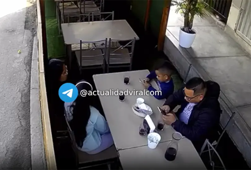 Balean a hombre mientras com&iacute;a con su esposa e hijas