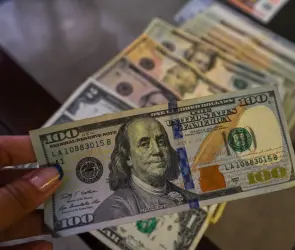 Este es el precio del dólar hoy martes 1 de abril