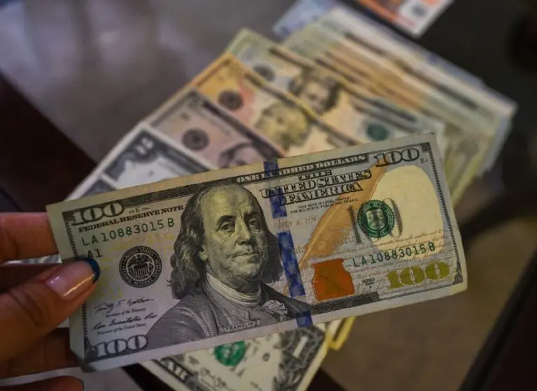 El precio del dólar hoy martes 6 de agosto. Foto: Cuartoscuro.