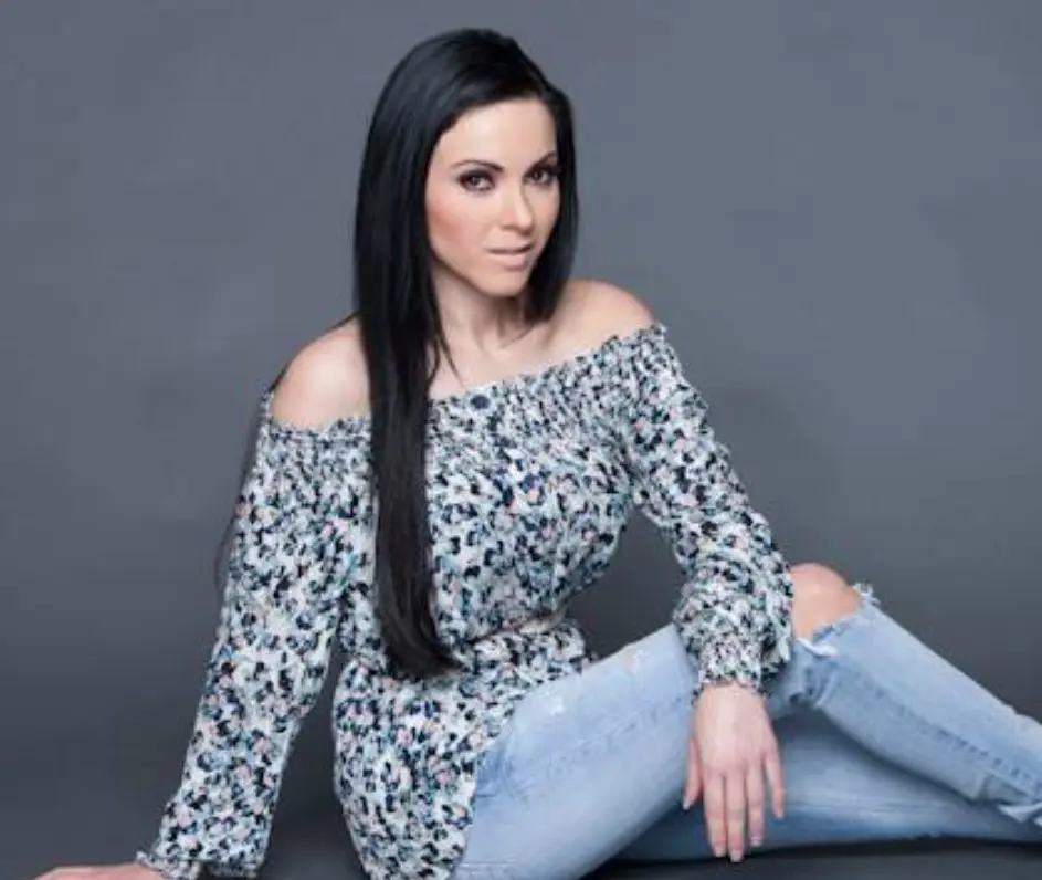 En 2004, se uni&oacute; al elenco del programa 'Hospital El Paisa' como extra, interpretando a una de las enfermeras.