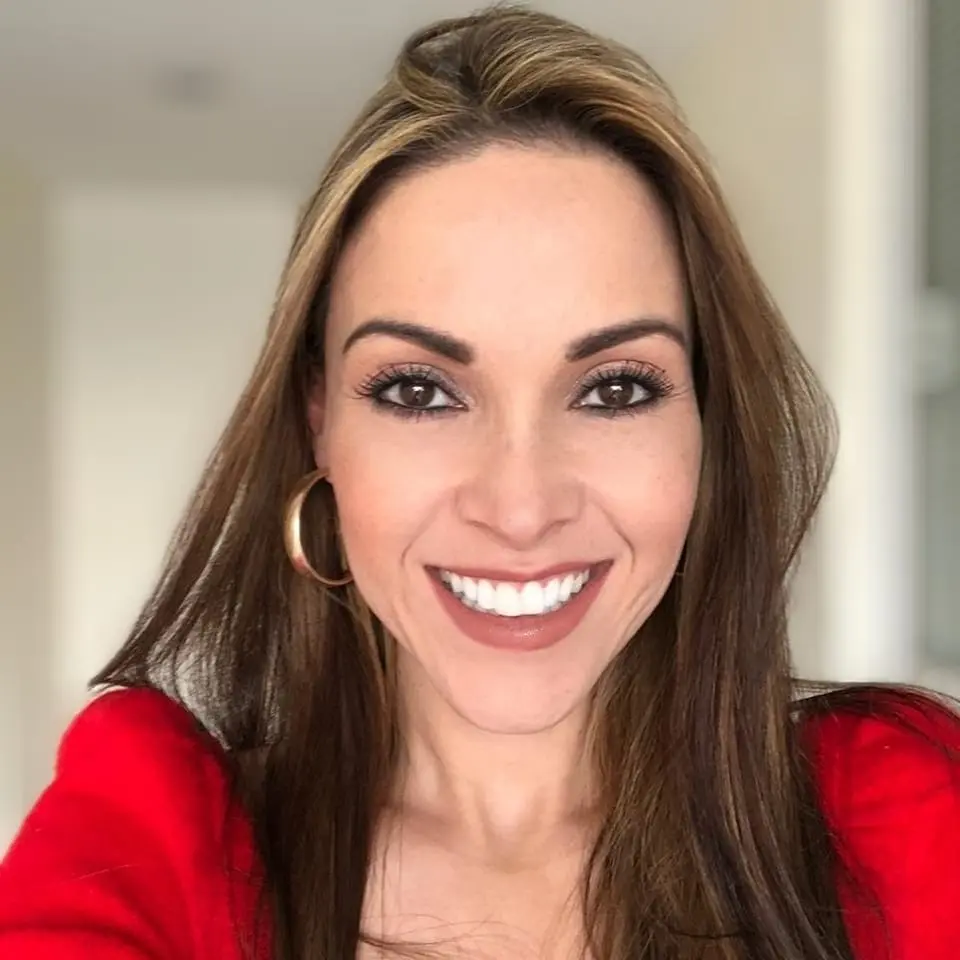 En el mismo a&ntilde;o, lanz&oacute; el &aacute;lbum 'B&eacute;same' con Universal Music M&eacute;xico, destacando los temas 'El Fantoche' y 'B&eacute;same', todos de su autor&iacute;a.