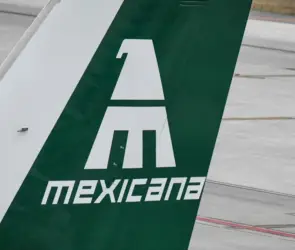Sheinbaum descarta crisis en Mexicana de Aviación tras cierre de 8 rutas: "Seguirá volando"