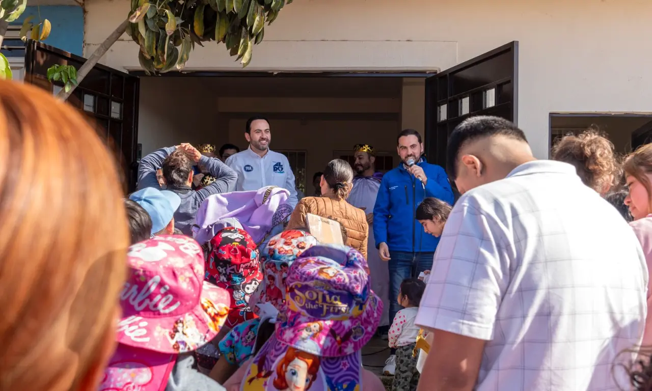  Diputados ayudan a los Reyes Magos en León, Guanajuato 