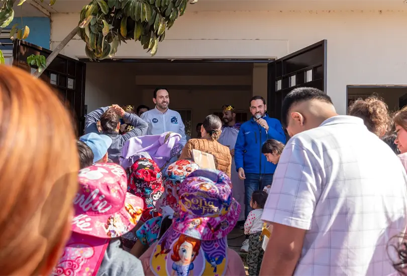 Diputados ayudan a los Reyes Magos en Le&oacute;n, Guanajuato