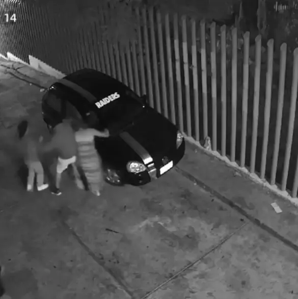 Hombres agreden a mujer mientras patrulla municipal observa