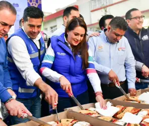 Más de 15 mil personas disfrutan de la Rosca de Reyes Gigante en Aguascalientes