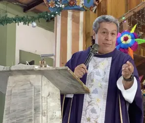 Sacerdote de Cupilco dedica su sermón a denunciar corrupción en tránsito