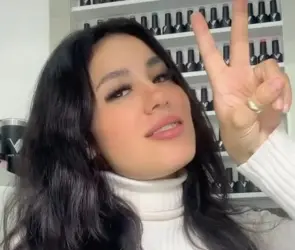 Muere la influencer Asli Fernández tras presunta cirugía estética