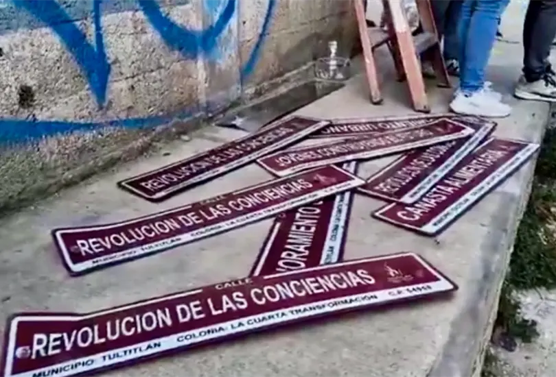 Vecinos retiran nombres de calles en la colonia Cuarta Transformaci&oacute;n