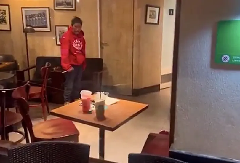 Mujer intenta apu&ntilde;alar a empleados de una cafeter&iacute;a en la Condesa