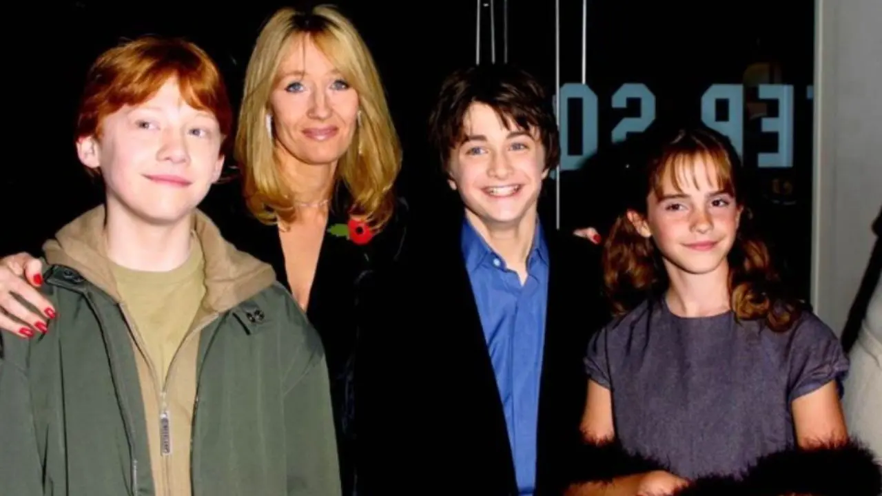  J.K. Rowling junto a Daniel Radcliffe, Rupert Grint y Emma Watson 