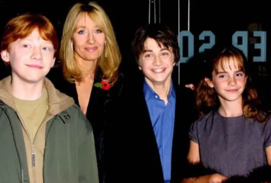 J.K. Rowling junto a Daniel Radcliffe, Rupert Grint y Emma Watson