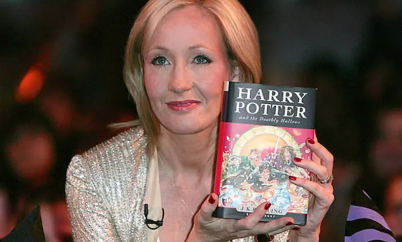 Instagram: @rowllingofficial