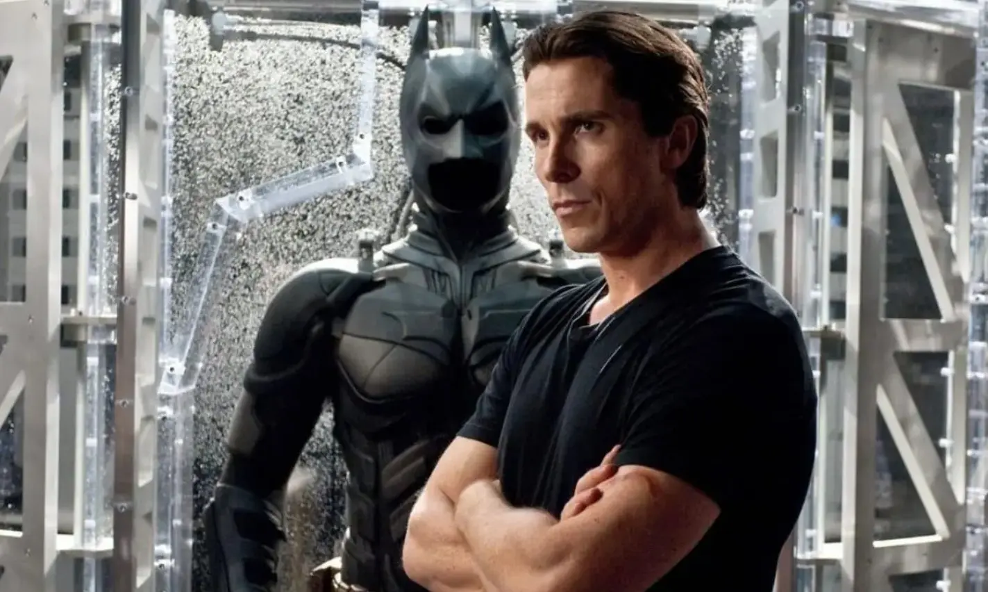 En 2005 se estrenó la primera película de la trilogía 'Batman' de Christopher Nolan. En esta nueva versión protagonizada por Christian Bale se muestra una versión más realista y oscura del clásico superhéroe. ¿Qué fue del elenco de 'Batman' tras 20 años?