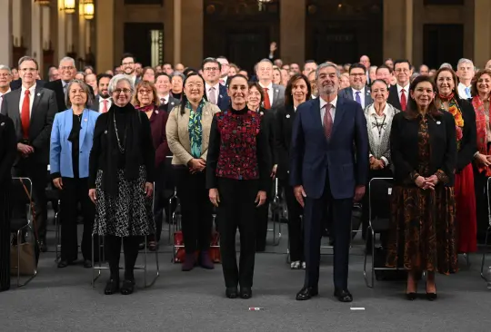 Sheinbaum insta a cónsules a redoblar esfuerzos ante deportaciones