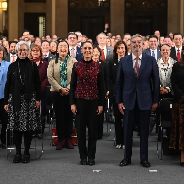 Sheinbaum insta a cónsules a redoblar esfuerzos ante deportaciones en EE.UU.