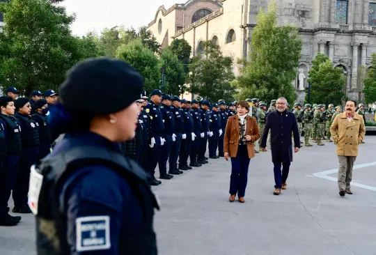 Delfina Gómez y Horacio Duarte en la Plaza de los Mártires, Edomex